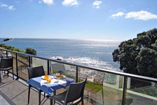 www.apartamentos3praias.com