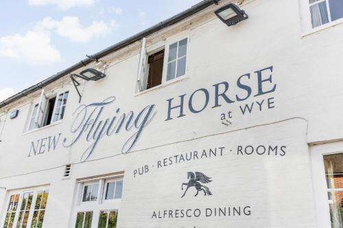www.newflyinghorsewye.co.uk