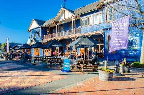www.thebluepub.com