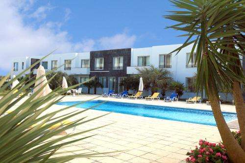 www.hotelvaledonavio.com