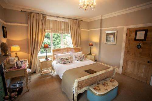 www.trehernehouse.co.uk