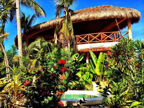 www.hostalpuertoescondido.com