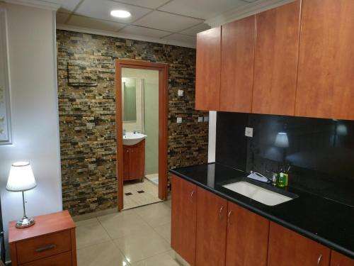 www.hatzomet-aparthotel.com