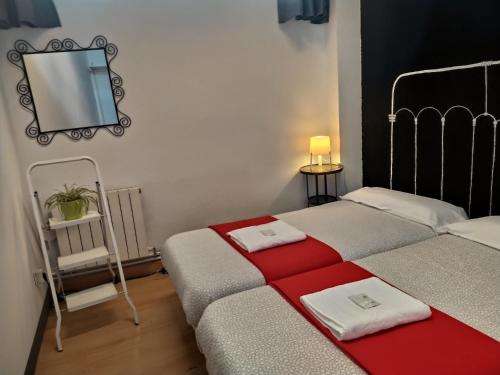 www.bilbaoakelarrehostel.com