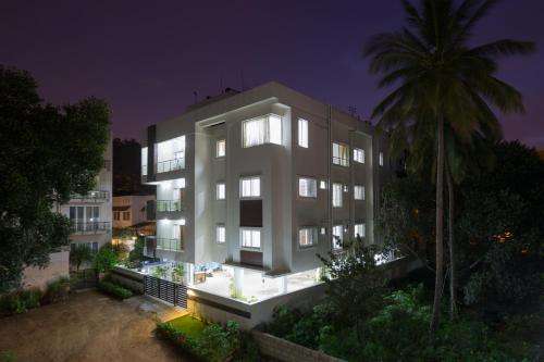 www.thesanctumsuites.com