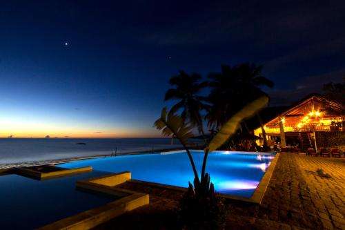 www.anjiamarango-beach-resort.com