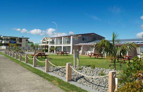 www.baileysatthebeach.co.nz