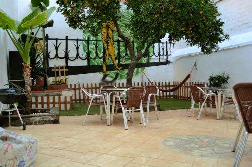 www.tarragonahostel.com