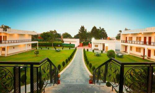 www.aapnogharresort.com