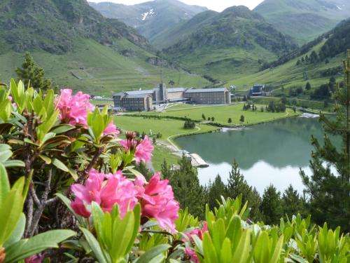 www.valldenuria.cat