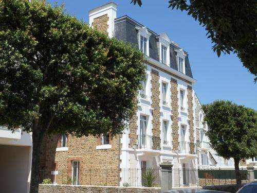 www.villa-des-thermes.com