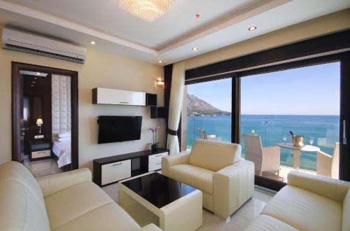 www.hotelshine.me