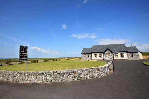 www.cahermaclanchyhouse.com