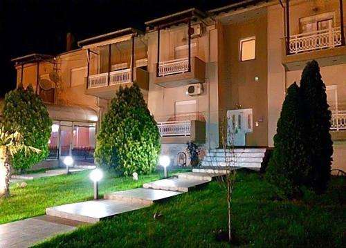 www.hotellastrada.gr