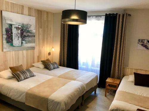 www.lavieilleaubergedulac.com