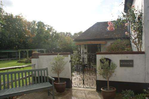 www.woodacre.co.uk