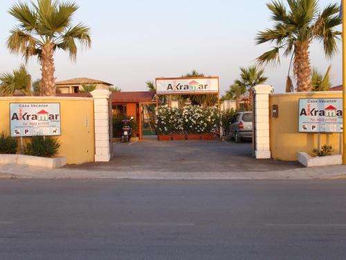 www.akramarvillage.it