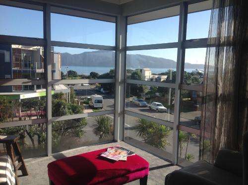 www.topfloorkapiti.co.nz