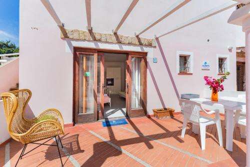 www.calasettaresidence.com