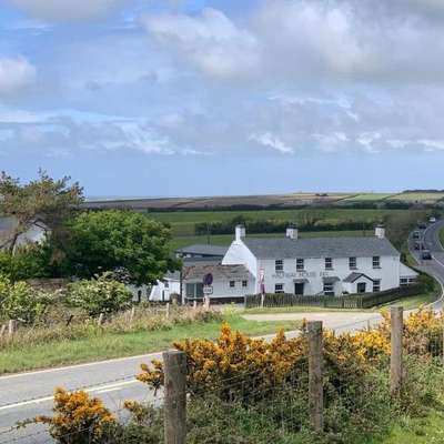 www.halfwayhouseinn.pub