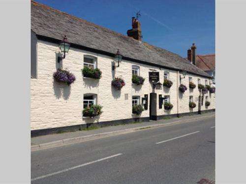 www.farmersarmscornwall.co.uk