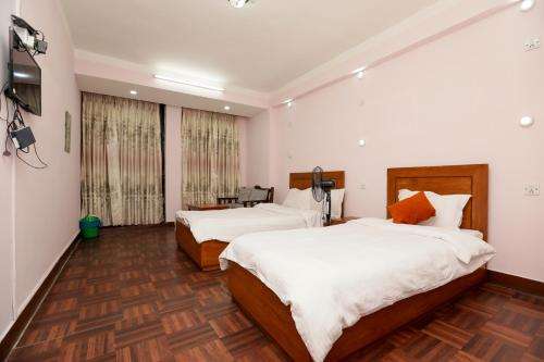www.famoushousekathmandu.com