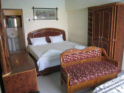 www.kedareswarguesthouse.com