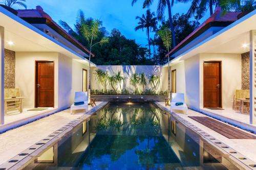 www.lovinahouse-villas.com