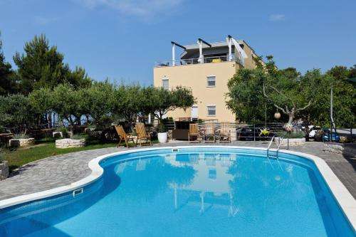 www.ark-apartments.com