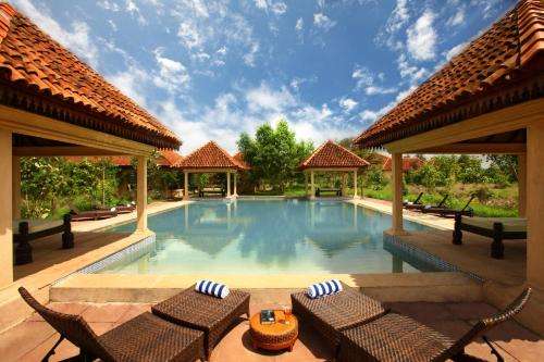 www.tulihotels.com