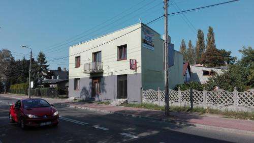 www.hostelsosnowiec.pl