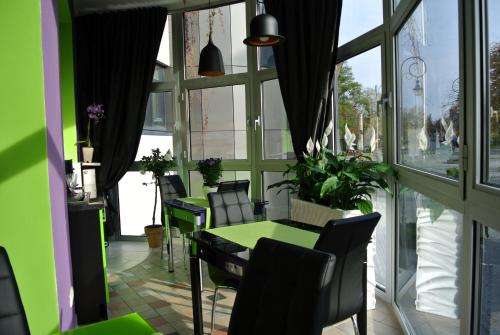 www.hostel-art-kielce.pl