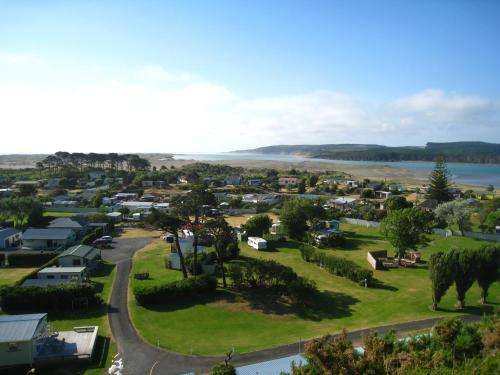 www.portwaikatoholidaypark.co.nz