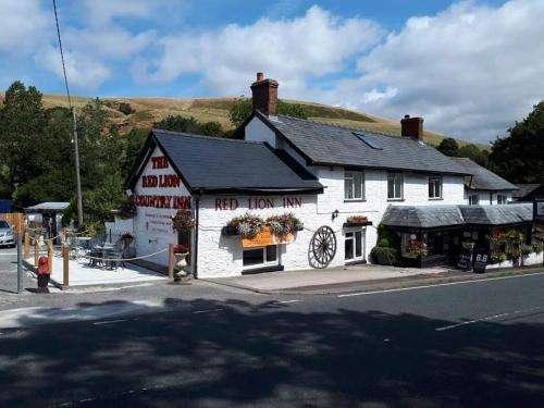 www.theredlioncountryinn.co.uk