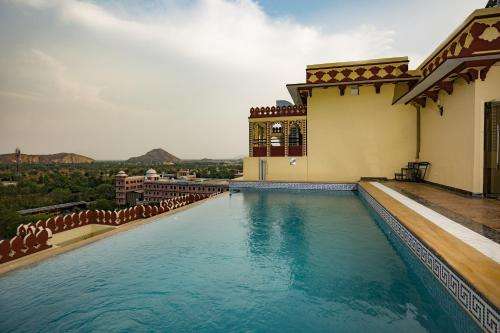 www.umaidhaveli.com