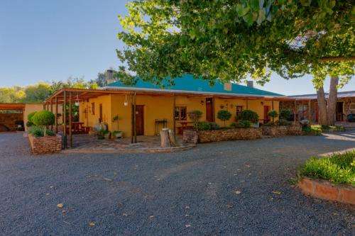 www.gamamadiguestfarm.co.za
