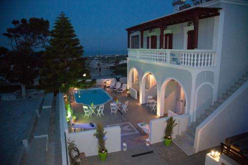 www.villaanto-santorini.com
