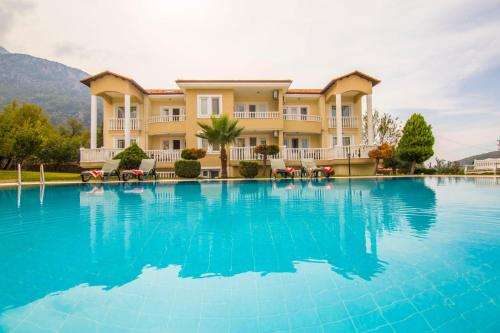 www.goldlionhotel.com