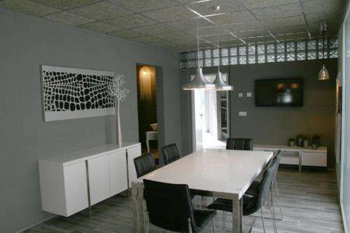www.hotelast.com