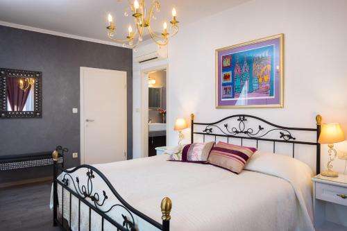 www.romanticluxuryrooms.com