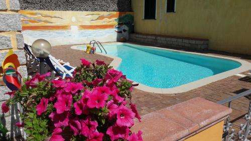 www.residenzaborgomarino.it