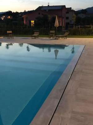 www.agriturismocasarosalucca.com