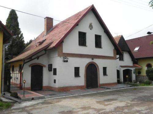 www.vinnysklipekvrbovec.cz