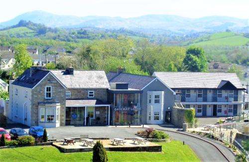 www.thegatewaydonegal.ie