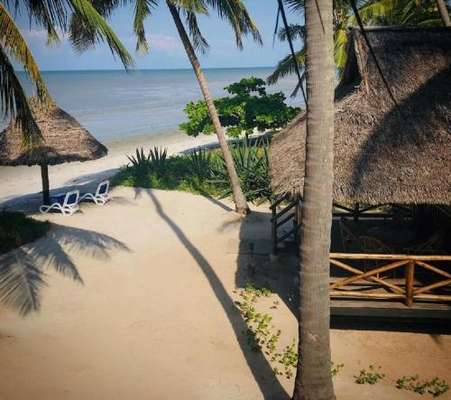 www.barrysbeachresort.com