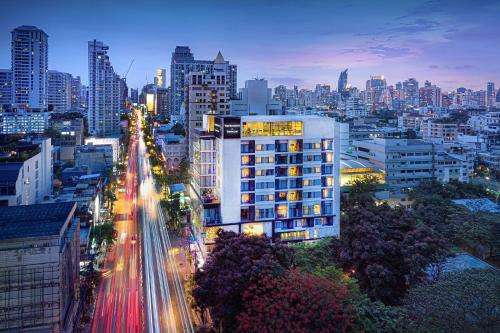 www.residencethonglor.com
