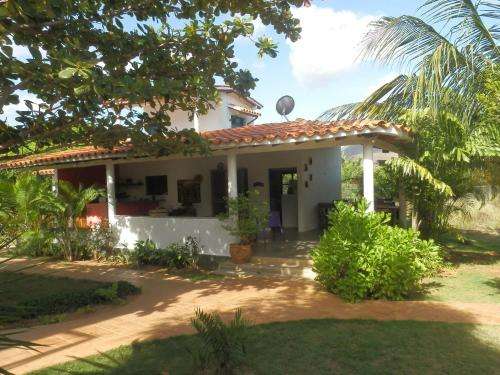 www.casalastrinitarias.com