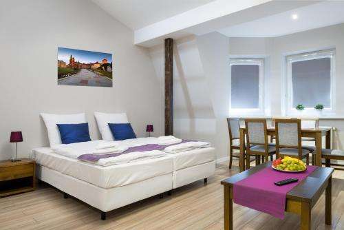www.emausapartments.pl