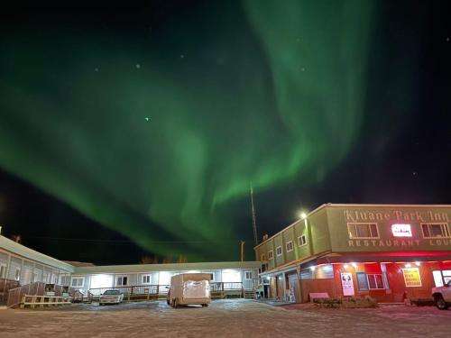 www.kluaneparkinn.ca
