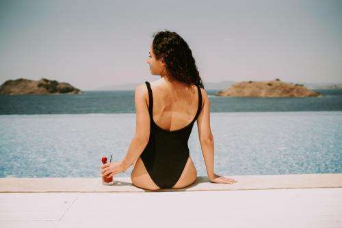 www.littlebirdlesvos.com